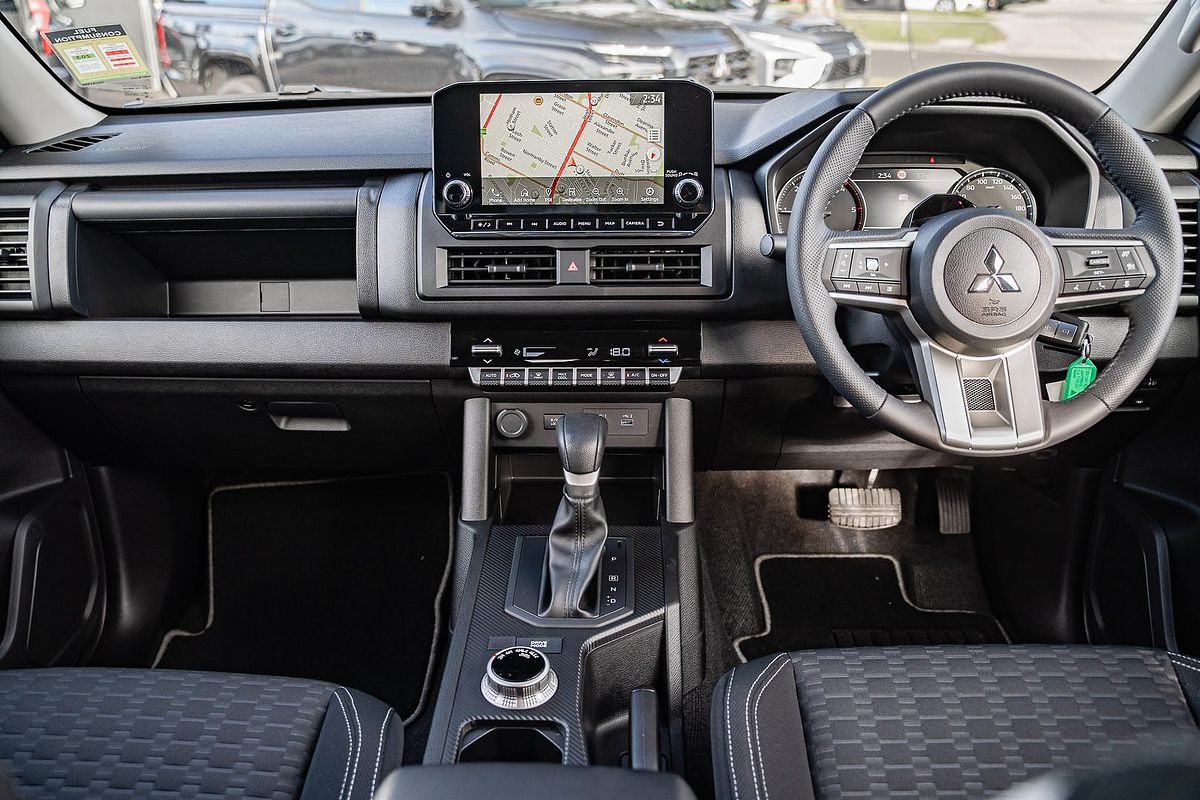 2025 Mitsubishi Triton GLX-R MV 4X4
