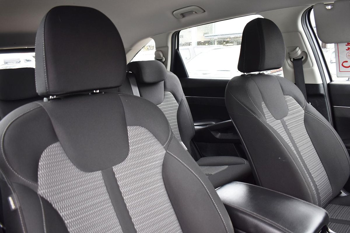 2023 Kia Sorento S MQ4