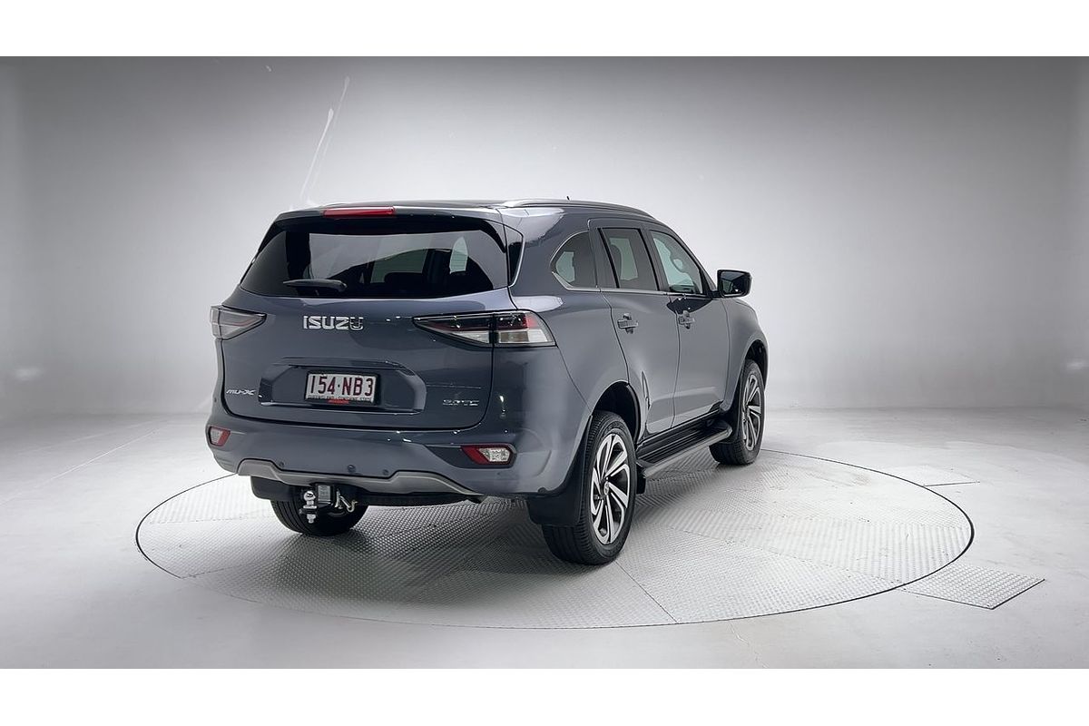2022 Isuzu MU-X LS-T