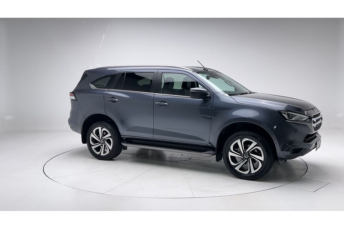 2022 Isuzu MU-X LS-T