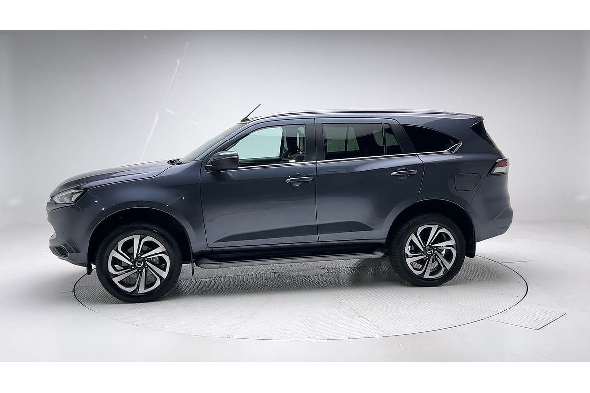 2022 Isuzu MU-X LS-T