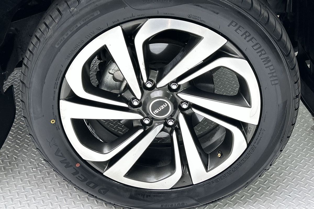 2022 Isuzu MU-X LS-T