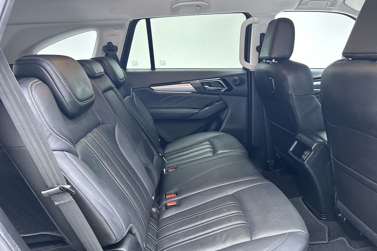 2022 Isuzu MU-X LS-T