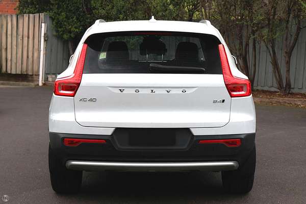 2024 Volvo XC40 Ultra B4 Bright