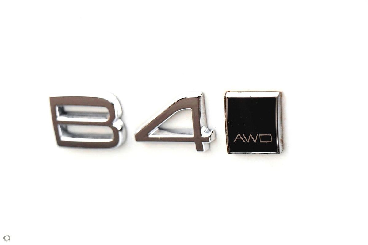 2024 Volvo XC40 Ultra B4 Bright