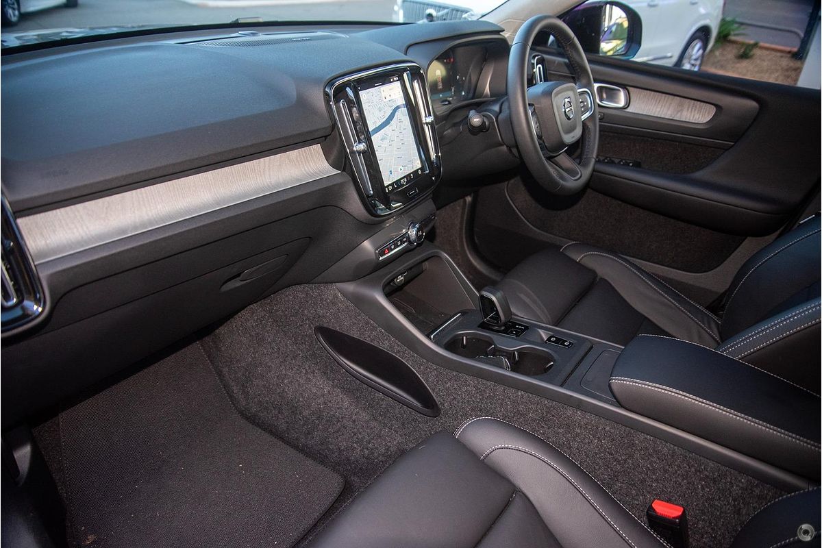 2024 Volvo XC40 Plus B4
