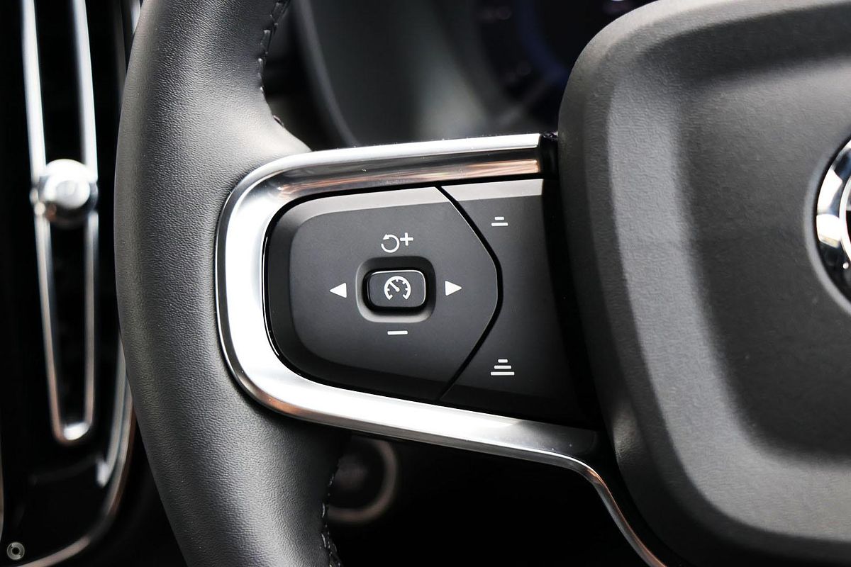 2024 Volvo XC40 Ultra B4 Bright
