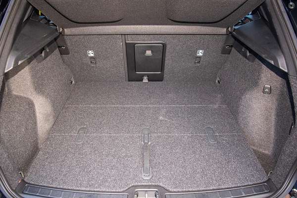 2024 Volvo XC40 Plus B4