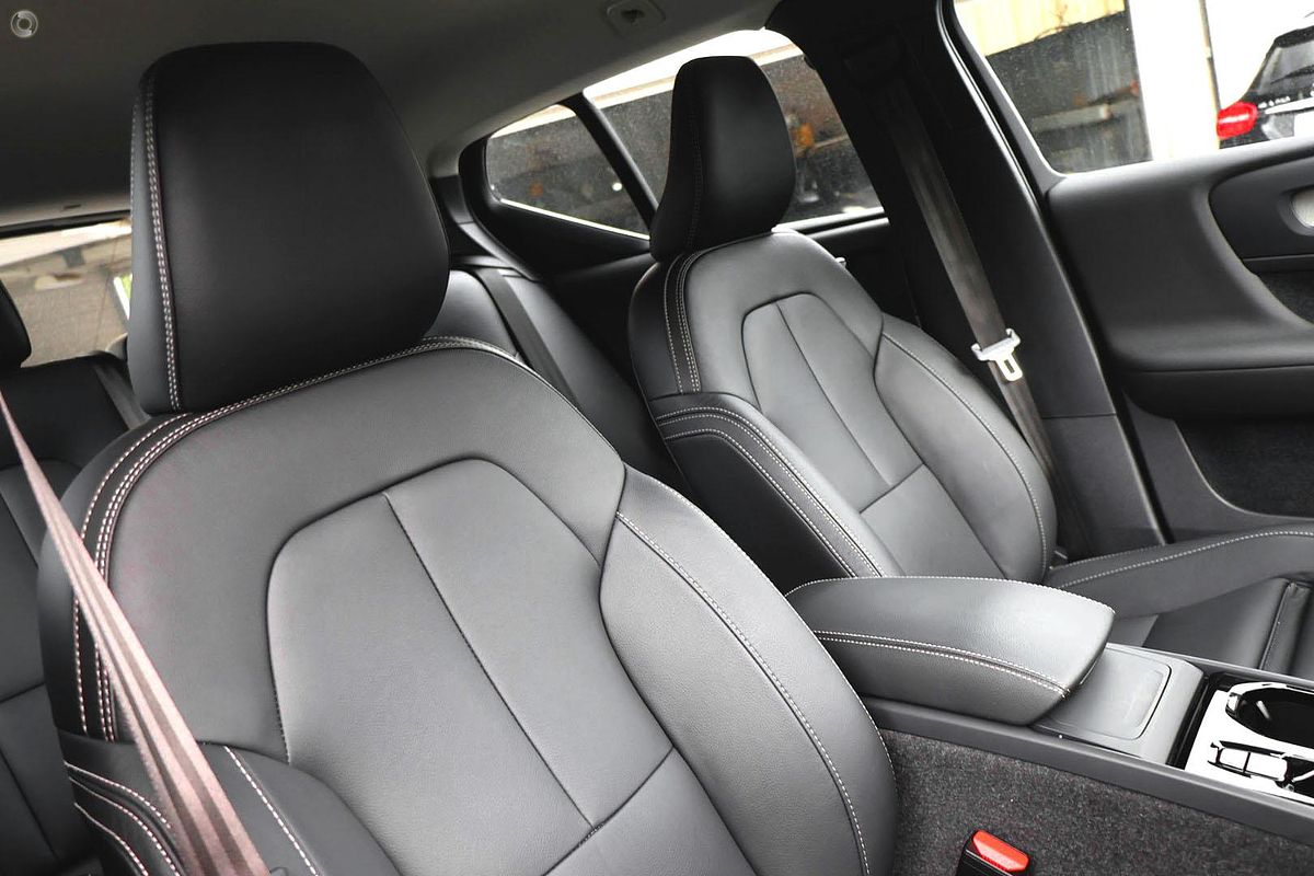 2024 Volvo XC40 Ultra B4 Bright