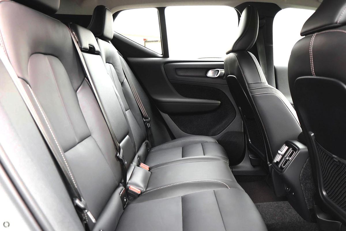 2024 Volvo XC40 Ultra B4 Bright