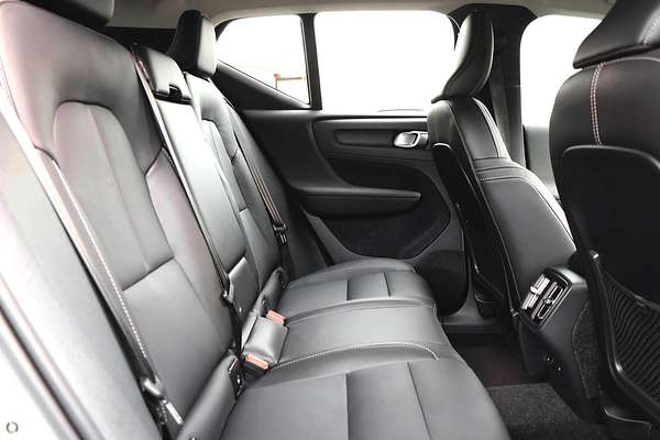 2024 Volvo XC40 Ultra B4 Bright
