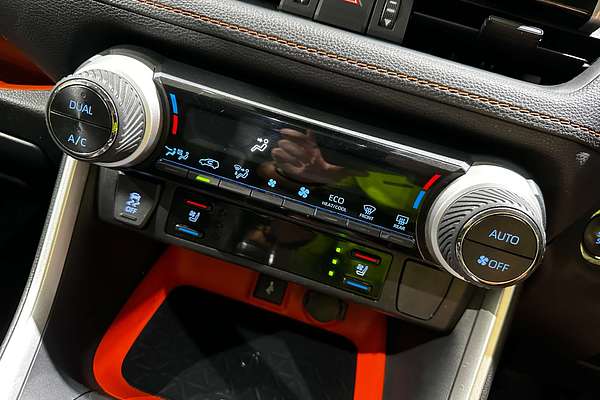 2020 Toyota RAV4 Edge AXAA54R