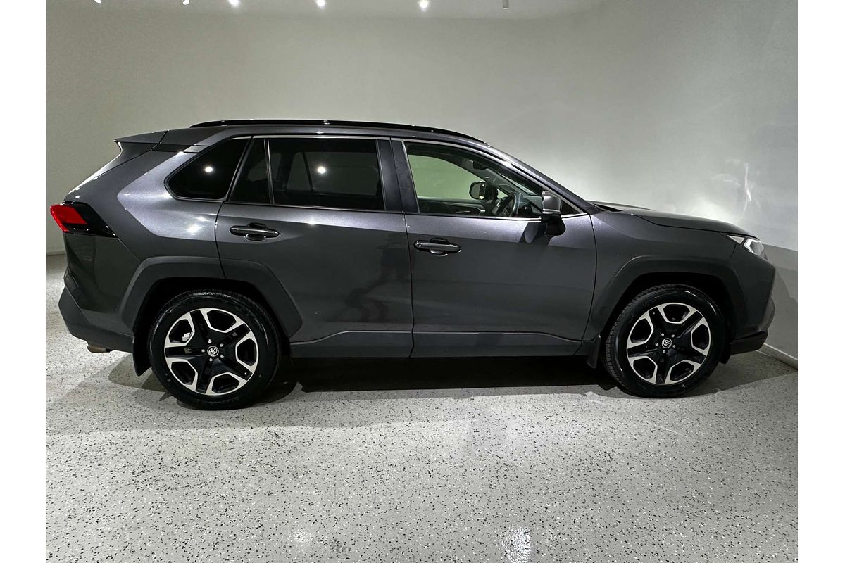 2020 Toyota RAV4 Edge AXAA54R