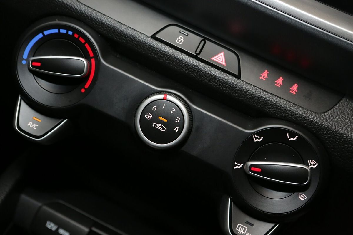 2023 Kia Stonic S YB