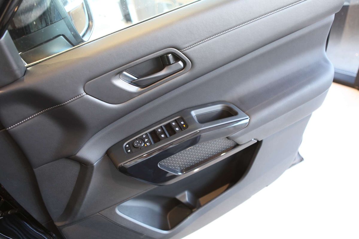 2024 Nissan Pathfinder ST-L R53