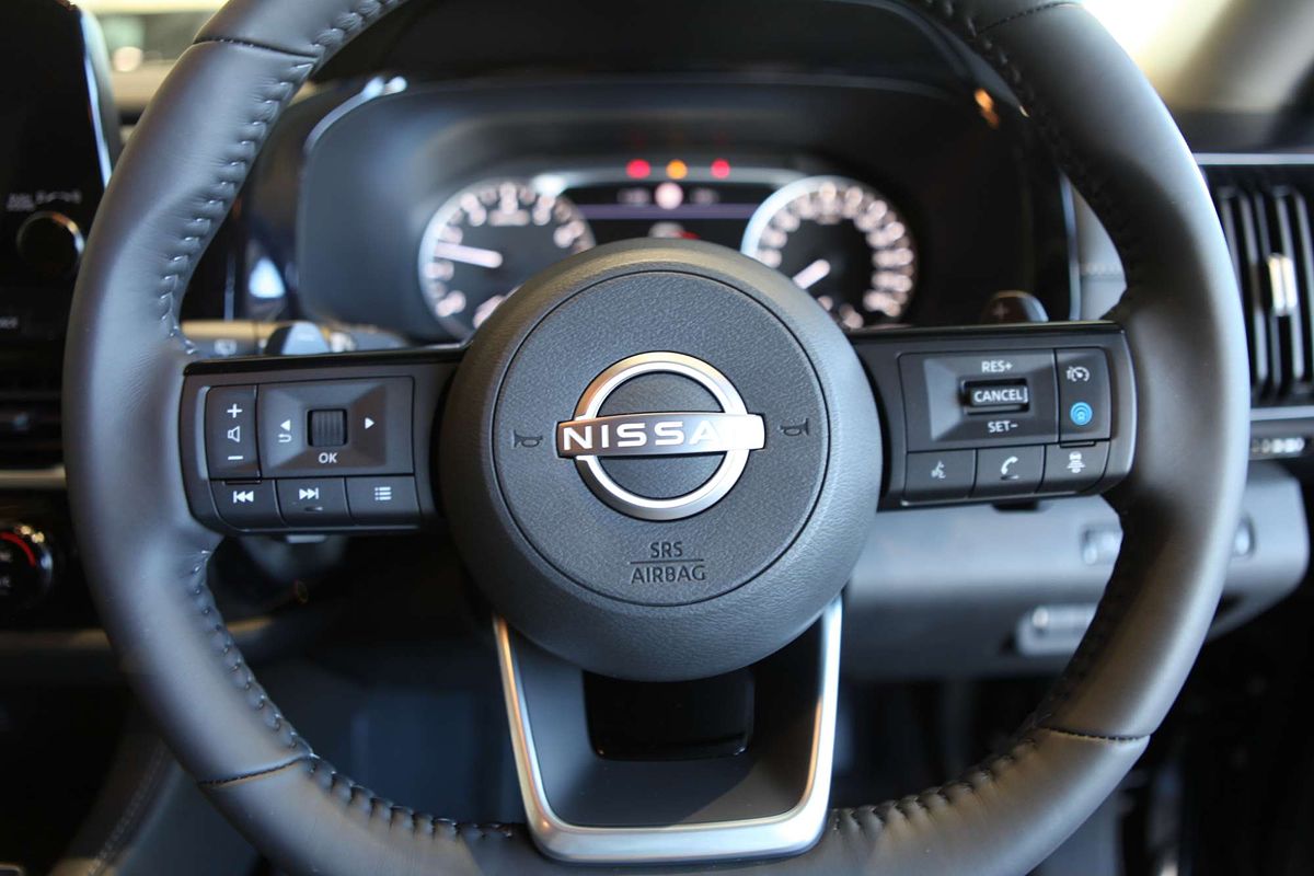 2024 Nissan Pathfinder ST-L R53