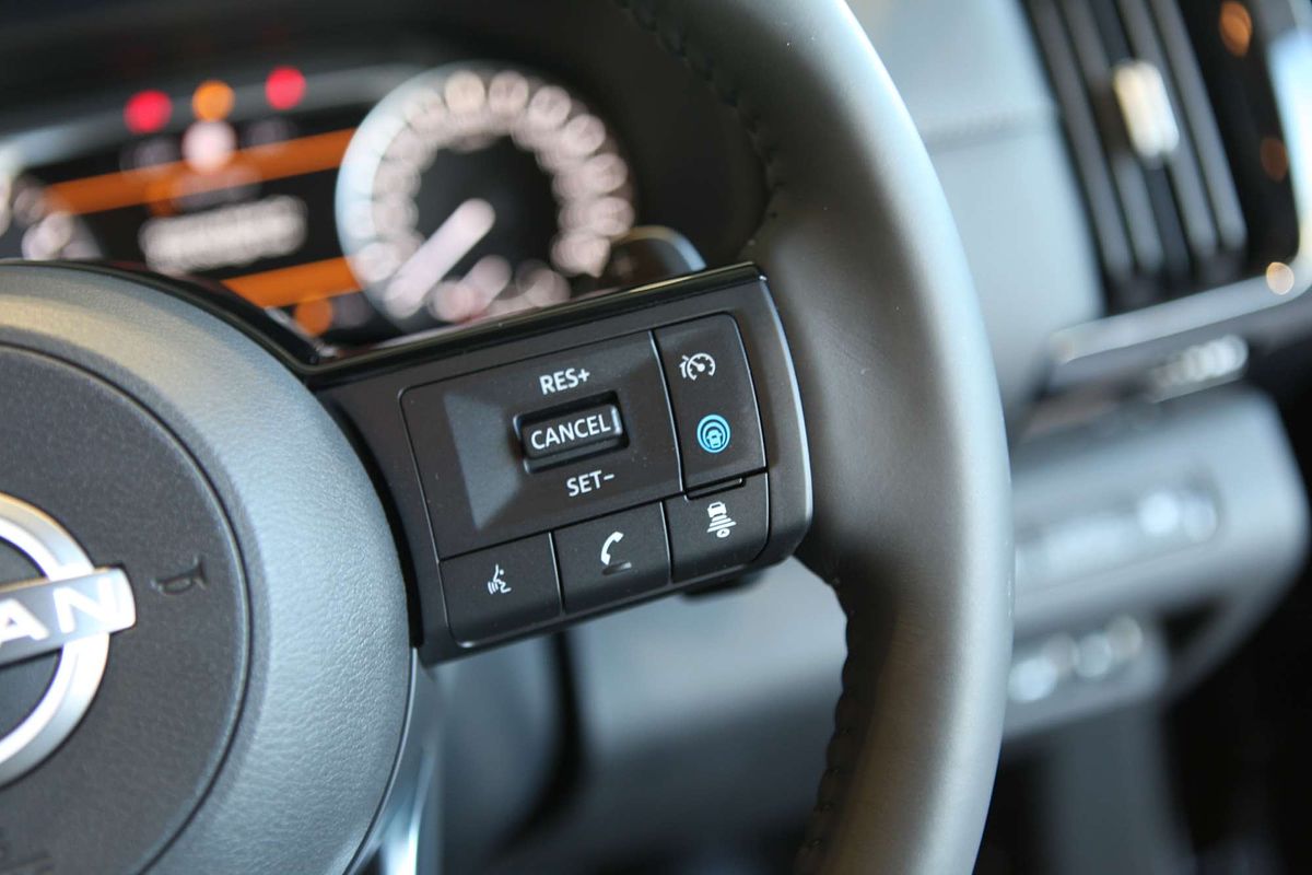 2024 Nissan Pathfinder ST-L R53