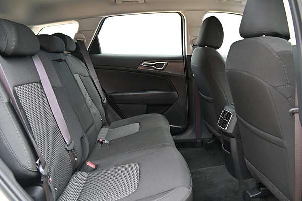 2025 Kia Sportage S NQ5