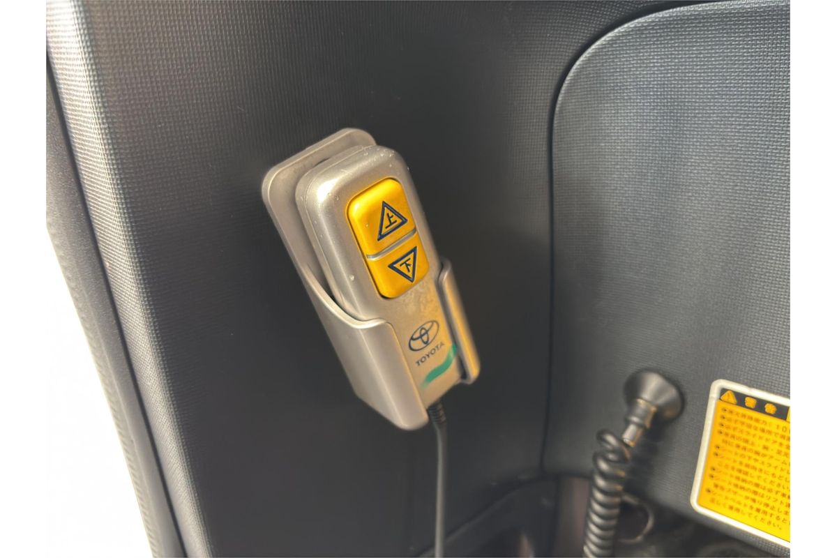 2012 Toyota Porte Welcab NSP140