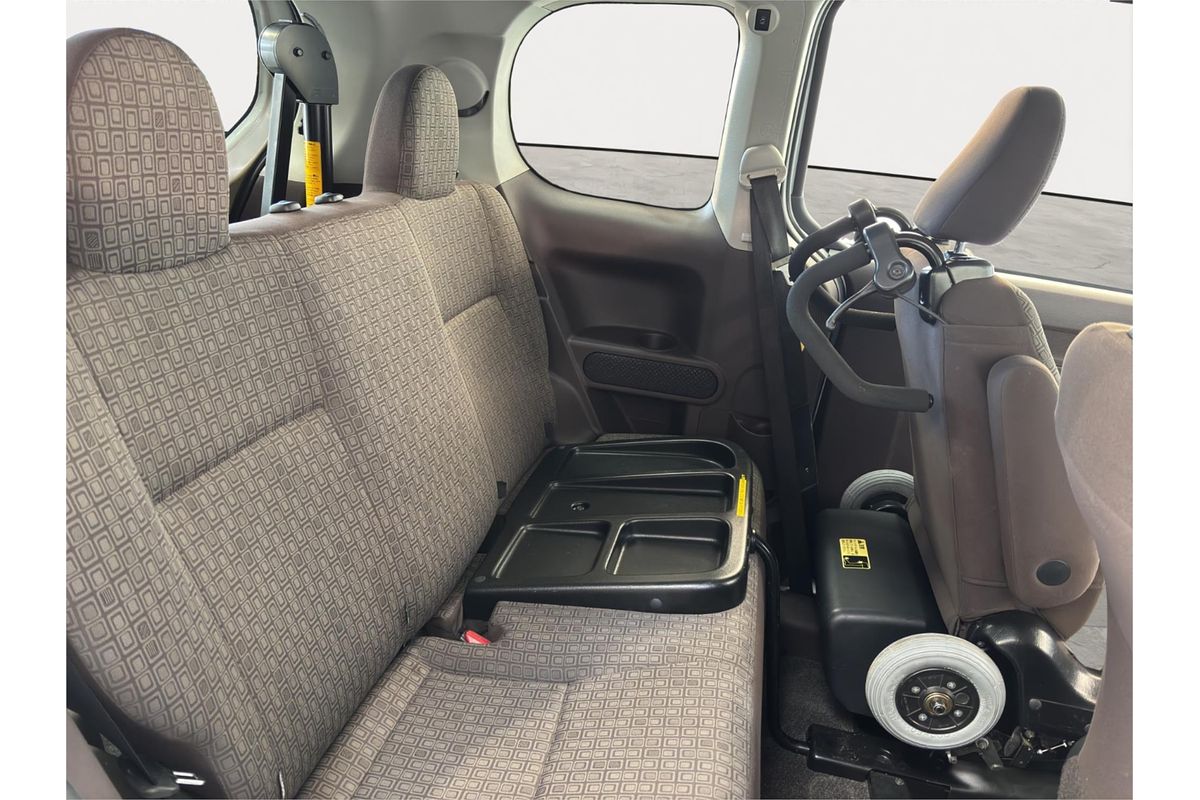 2012 Toyota Porte Welcab NSP140