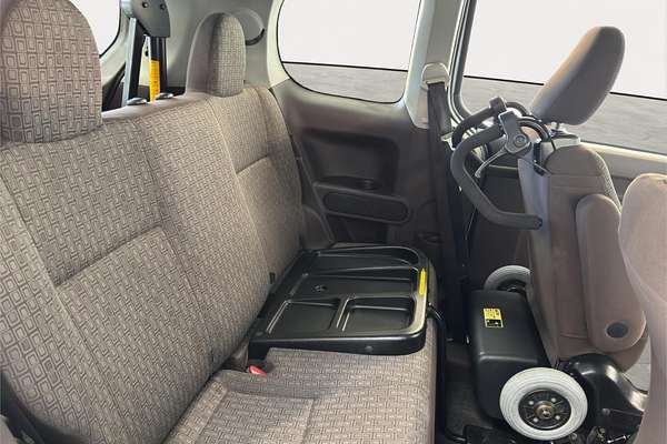 2012 Toyota Porte Welcab NSP140