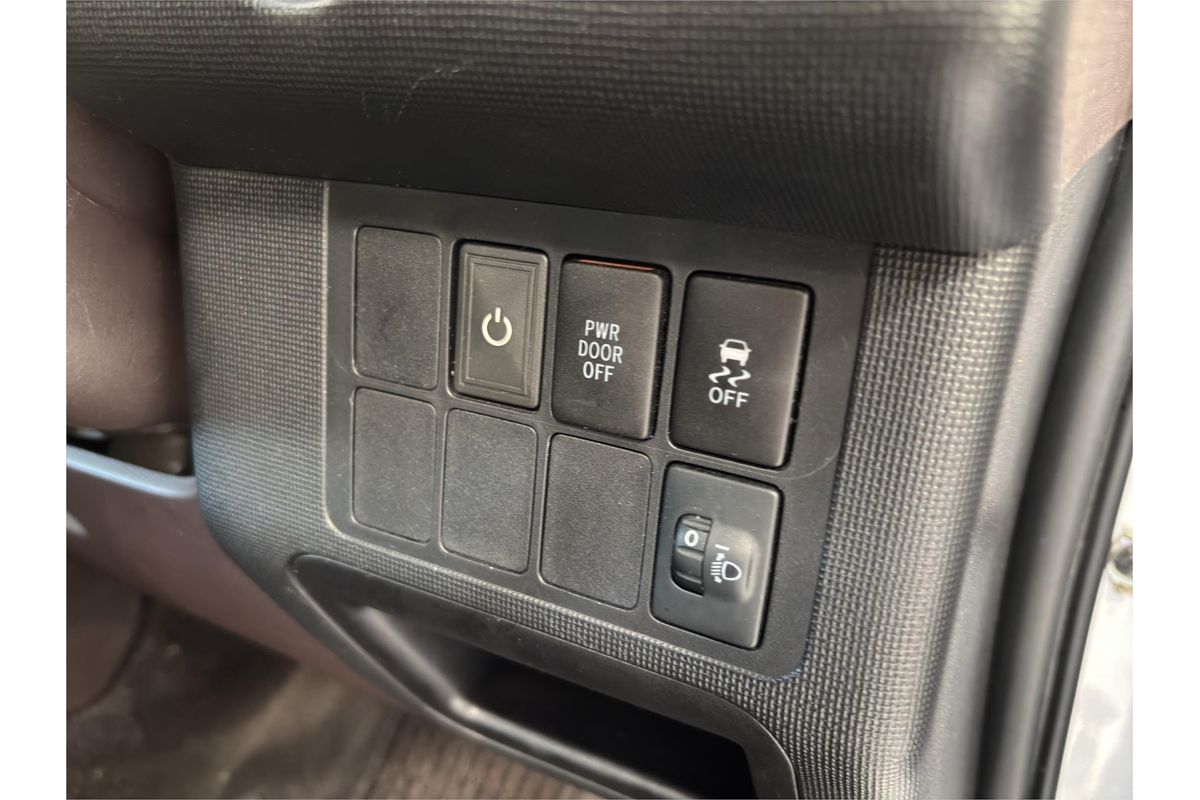 2012 Toyota Porte Welcab NSP140