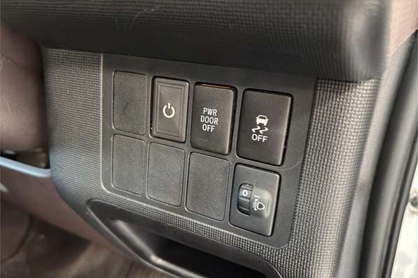 2012 Toyota Porte Welcab NSP140