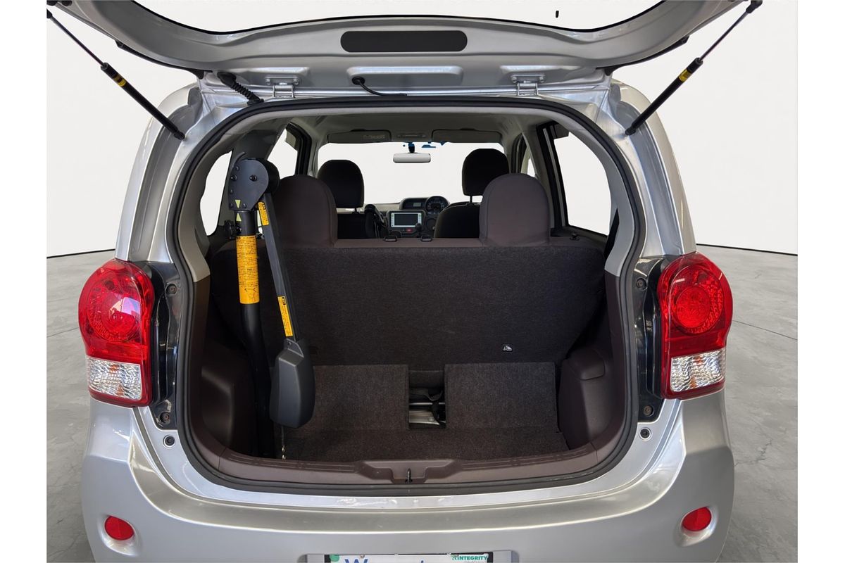 2012 Toyota Porte Welcab NSP140