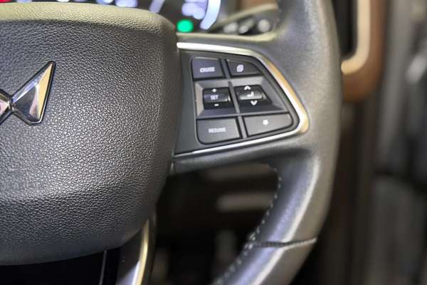 2023 Mahindra Scorpio Z8