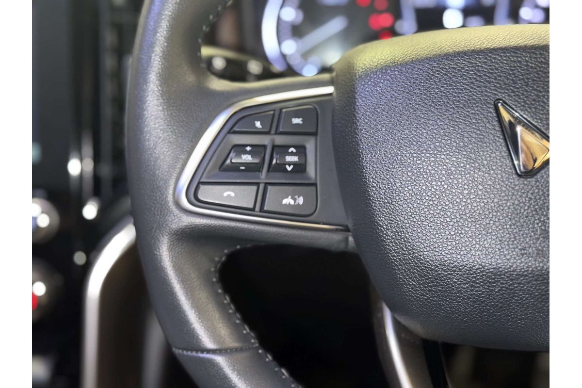 2023 Mahindra Scorpio Z8