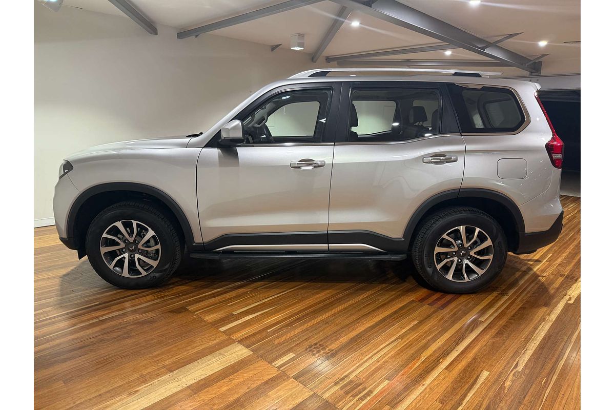 2023 Mahindra Scorpio Z8