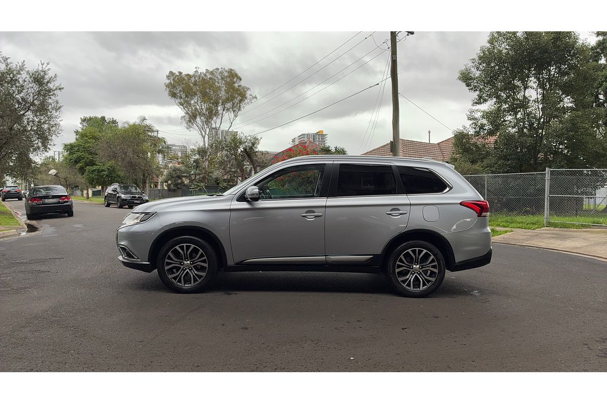 2016 Mitsubishi Outlander LS Safety Pack ZK