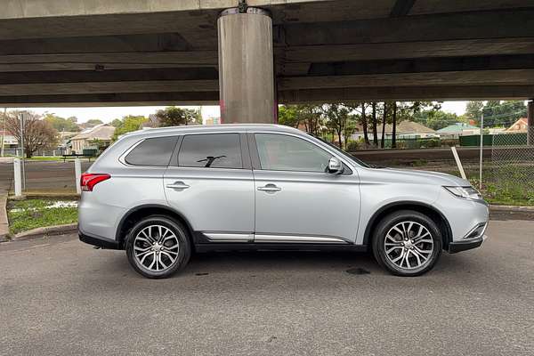 2016 Mitsubishi Outlander LS Safety Pack ZK