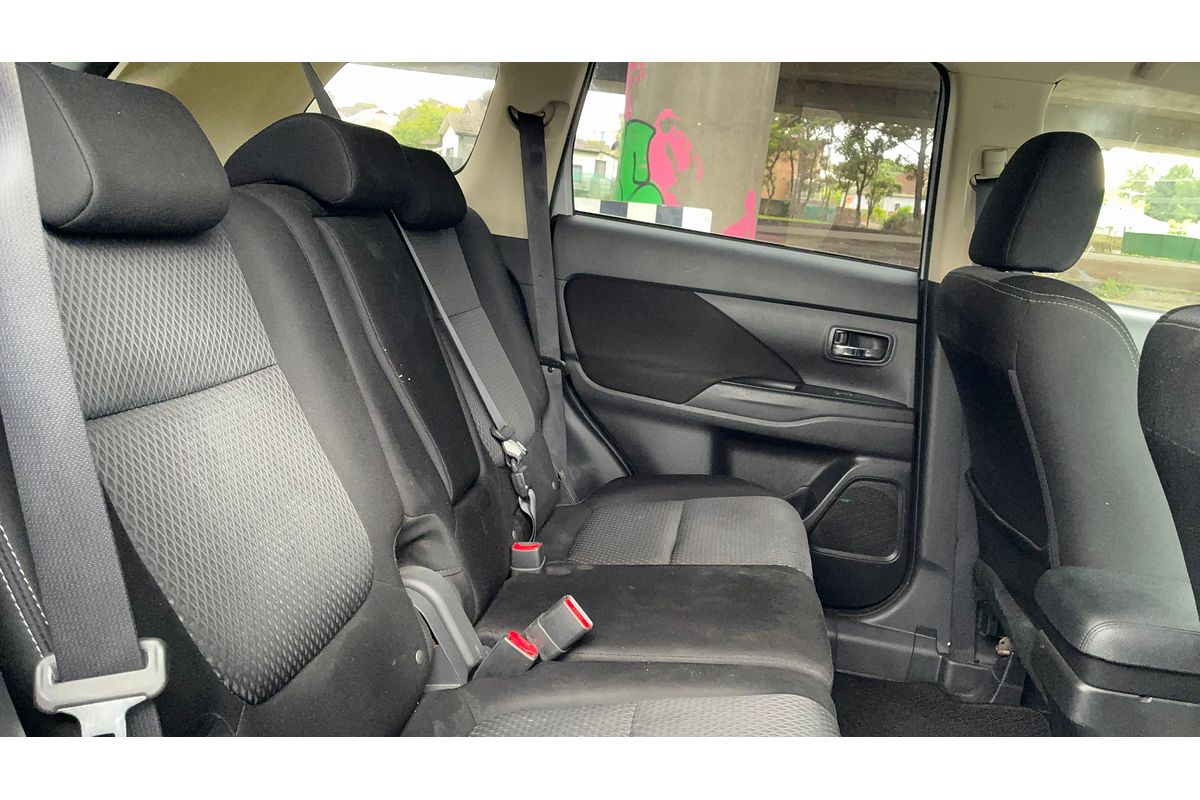 2016 Mitsubishi Outlander LS Safety Pack ZK