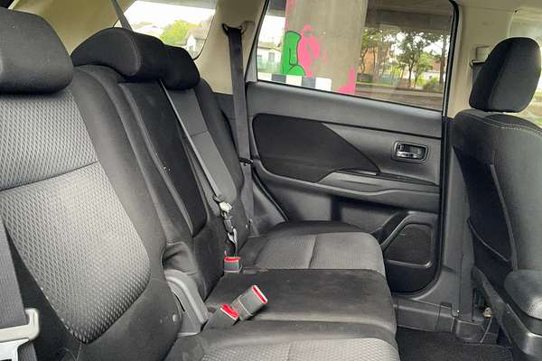 2016 Mitsubishi Outlander LS Safety Pack ZK