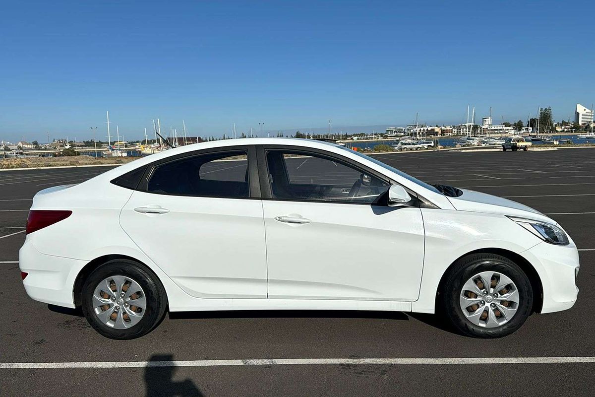2016 Hyundai Accent Active RB4