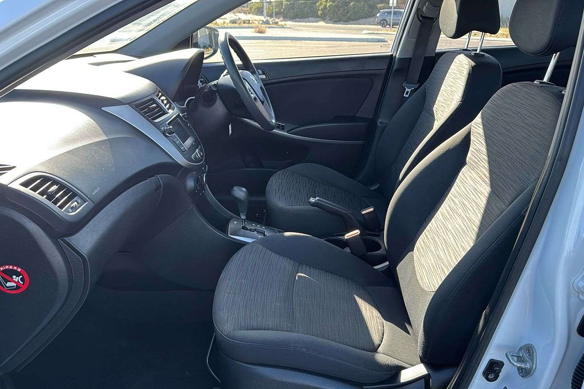 2016 Hyundai Accent Active RB4