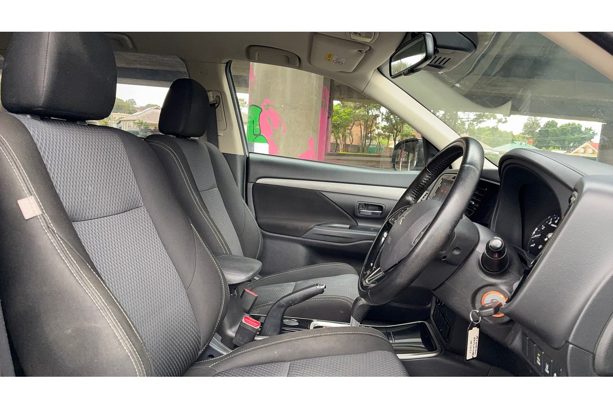 2016 Mitsubishi Outlander LS Safety Pack ZK
