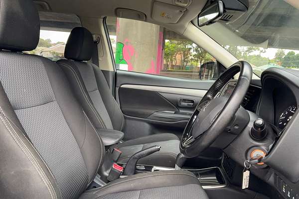 2016 Mitsubishi Outlander LS Safety Pack ZK
