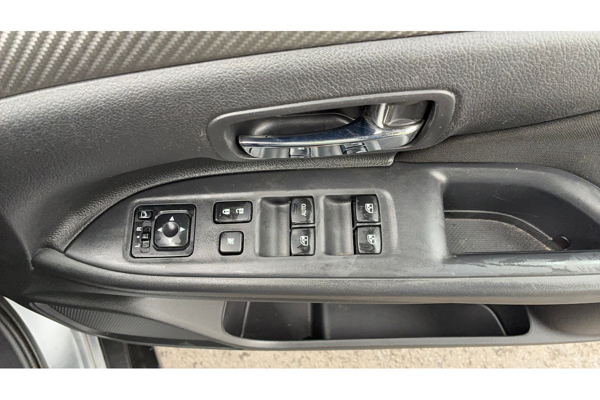 2016 Mitsubishi Outlander LS Safety Pack ZK