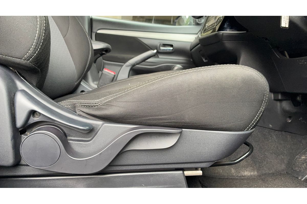 2016 Mitsubishi Outlander LS Safety Pack ZK