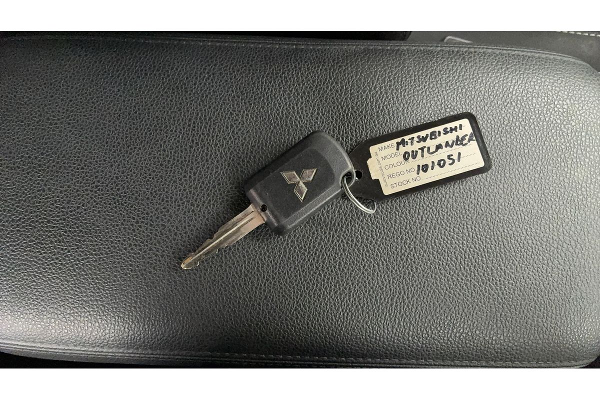 2016 Mitsubishi Outlander LS Safety Pack ZK