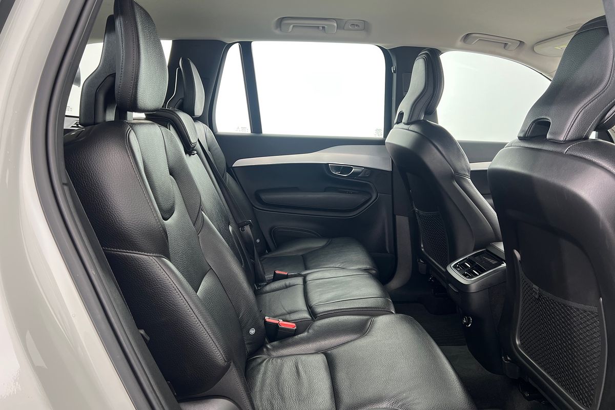 2019 Volvo XC90 T6 Momentum