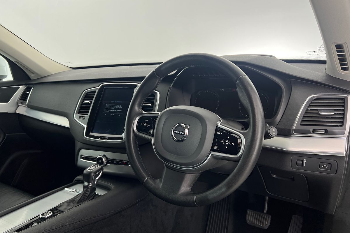 2019 Volvo XC90 T6 Momentum