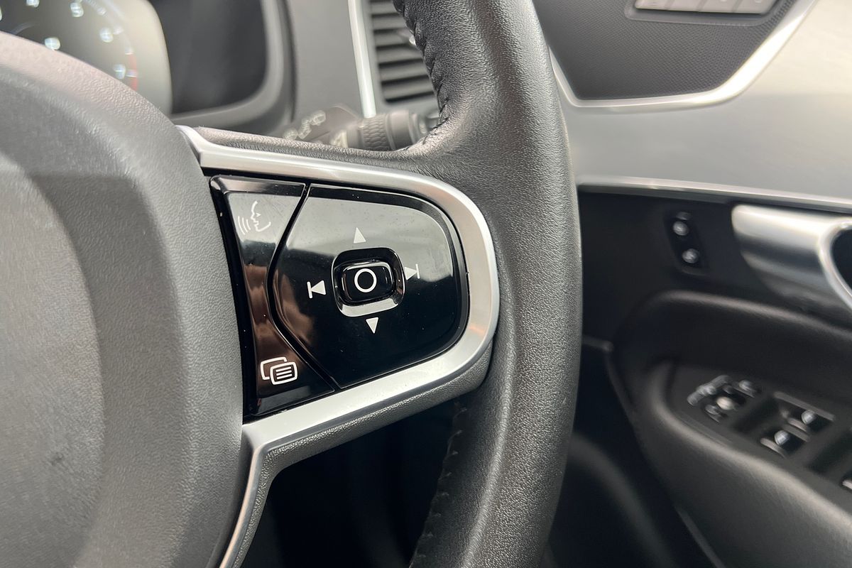 2019 Volvo XC90 T6 Momentum