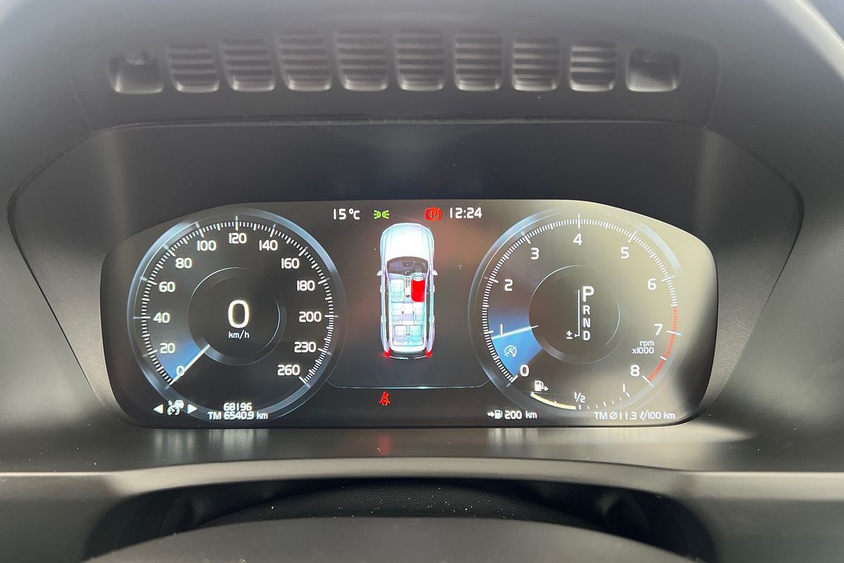 2019 Volvo XC90 T6 Momentum
