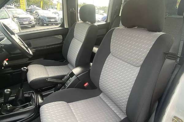 2013 Nissan Navara ST-R D22 4X4