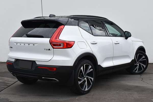 2019 Volvo XC40 T5 R-Design