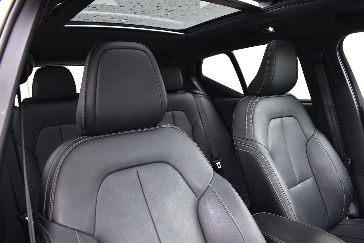 2019 Volvo XC40 T5 R-Design