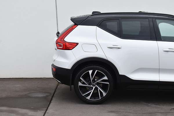 2019 Volvo XC40 T5 R-Design